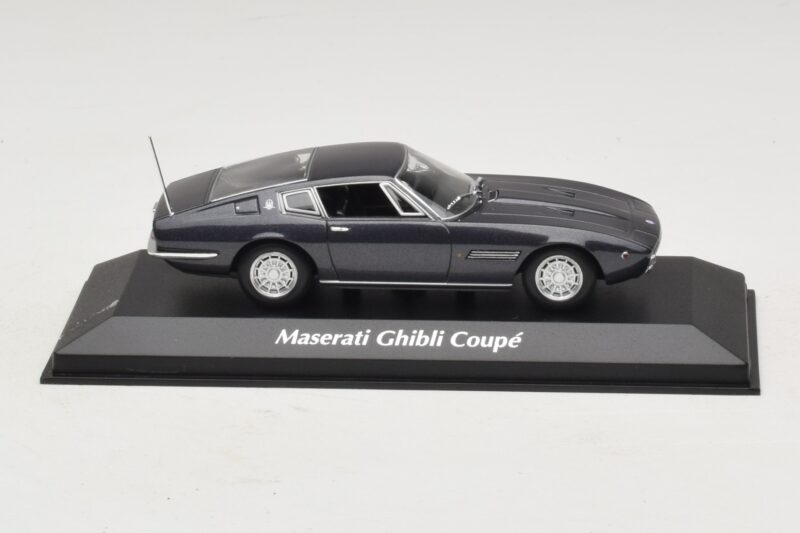 Maserati Ghibli Brun Metallic Maxichamps 1:43 Maserati Ghibli Brun Metallic Maxichamps 1:43 940123320 Metal