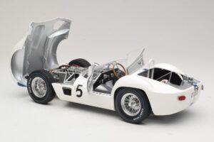 Maserati Tipo 61 #5 Camoradi S. Moss / D. Gurney 1000km Nurburgring Winner 1960 Minichamps 1:12 120601205 Metal — billede 5 af 8