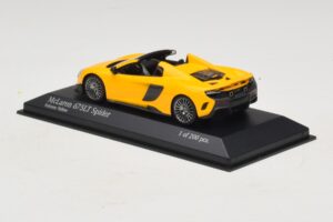 McLaren 675LT Spider Volcano Yellow Minichamps 1:43 537154430 Metal — billede 3 af 5