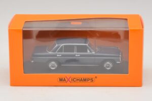 Mercedes 200D W115 Blå Maxichamps 1:43 940034000 Metal — billede 5 af 5