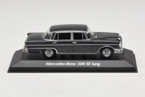 Mercedes 300 SE W112 Lang Mørkegrå Maxichamps 1:43 940035201 Metal