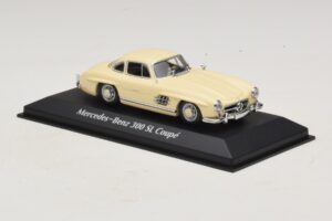 Mercedes 300 SL W198 Hvid Maxichamps 1:43 940039002 Metal — billede 3 af 5