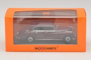 Mercedes 300 W186 Mørkerød Maxichamps 1:43 940039060 Metal — billede 5 af 5