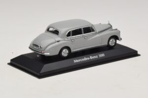 Mercedes 300 W186 Grå Maxichamps 1:43 940039061 Metal — billede 2 af 5