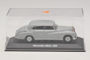 Mercedes 300 W186 Grå Maxichamps 1:43 940039061 Metal — billede 4 af 5