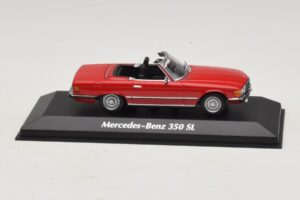 Mercedes 350 SL R107 Rød Maxichamps 1:43 Mercedes 350 SL R107 Rød Maxichamps 1:43 940033432 Metal
