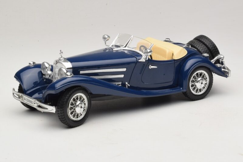 Mercedes 500K Roadster Blå Bburago 1:20 3070 Metal