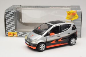 Mercedes A-Class W168 D. Coulthard Sølv Maisto 1:18 35841 Metal — billede 8 af 8