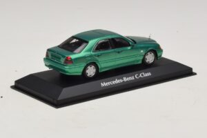 Mercedes C-Class W202 Grøn Metallic Maxichamps 1:43 940037061 Metal — billede 2 af 5