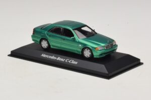 Mercedes C-Class W202 Grøn Metallic Maxichamps 1:43 940037061 Metal — billede 3 af 5