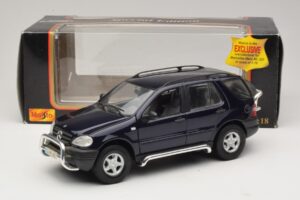 Mercedes ML320 W163 Blå Maisto 1:18 31847 Metal — billede 8 af 8
