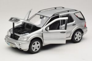 Mercedes ML55 AMG W163 Sølv Maisto 1:18 31876-P1 Metal — billede 2 af 8