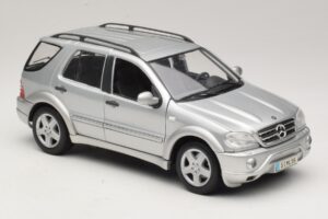 Mercedes ML55 AMG W163 Sølv Maisto 1:18 31876-P1 Metal — billede 6 af 8