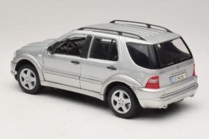 Mercedes ML55 AMG W163 Sølv Maisto 1:18 31876-P1 Metal — billede 7 af 8