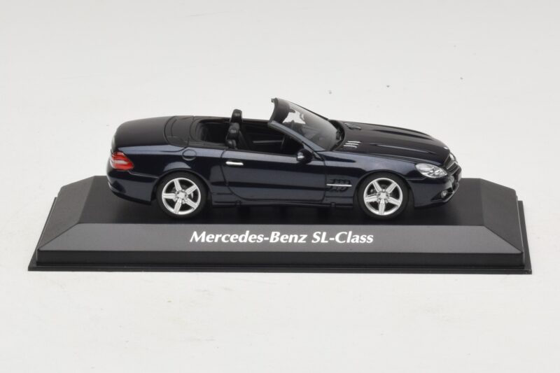 Mercedes SL R230 Blå Metallic Maxichamps 1:43 940037531 Metal