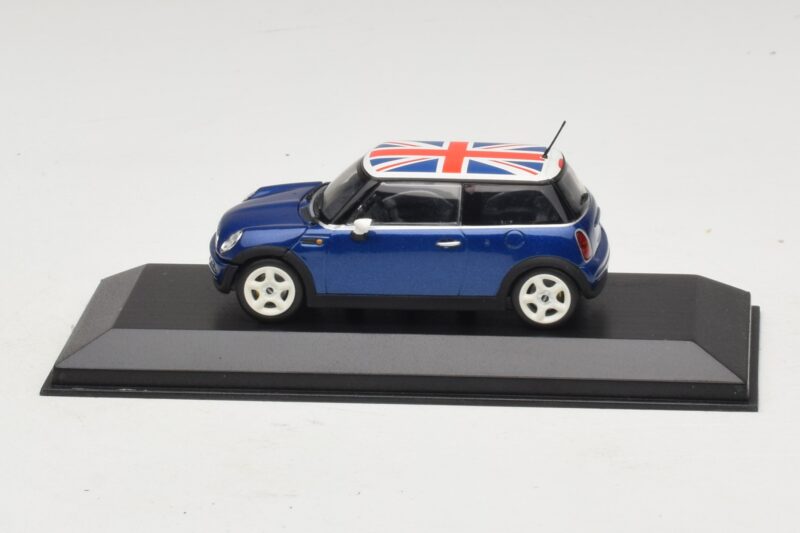 Mini Cooper S R53 Blå Med Britisk Flag Minichamps 1:43 Mini Cooper S R53 Blå Med Britisk Flag Minichamps 1:43 MINI026 Metal