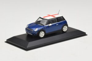 Mini Cooper S R53 Blå Med Engelsk Flag Minichamps 1:43 MINI012 Metal — billede 2 af 5