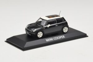 Mini Cooper S R53 Mørkegrøn Med Panoramatag Minichamps 1:43 MINI015 Metal — billede 2 af 4