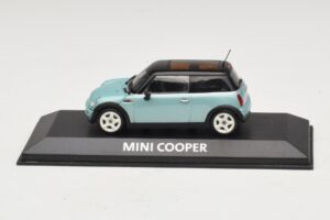 Mini Cooper S R53 Lyseblå Metallic Med Sort Tag Minichamps 1:43 MINI030 Metal