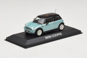 Mini Cooper S R53 Lyseblå Metallic Med Sort Tag Minichamps 1:43 MINI030 Metal — billede 2 af 4