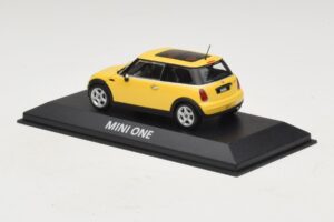 Mini Cooper S R53 Liquid Yellow Med Panoramatag Minichamps 1:43 MINI013 Metal — billede 3 af 4