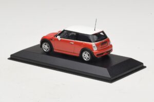 Mini Cooper S R53 Rød Med Hvidt Tag Minichamps 1:43 MINI025 Metal — billede 3 af 5