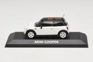 Mini Cooper S R53 Hvid Med Sort Tag Minichamps 1:43 MINI027 Metal