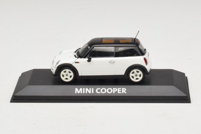 Mini Cooper S R53 Hvid Med Sort Tag Minichamps 1:43 MINI027 Metal