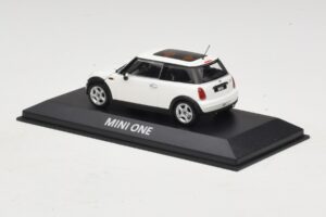 Mini Cooper S R53 Hvid Med Panoramatag Minichamps 1:43 MINI020 Metal — billede 3 af 5