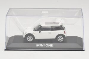 Mini Cooper S R53 Hvid Med Panoramatag Minichamps 1:43 MINI020 Metal — billede 4 af 5