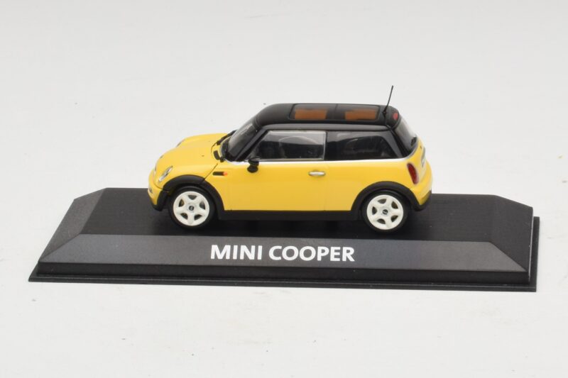 Mini Cooper S R53 Gul Med Sort Tag Minichamps 1:43 MINI031 Metal
