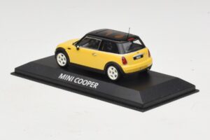 Mini Cooper S R53 Gul Med Sort Tag Minichamps 1:43 MINI031 Metal — billede 3 af 4