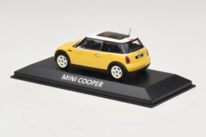 Mini Cooper S R53 Gul Med Gult Panoramatag Minichamps 1:43 MINI029 Metal — billede 3 af 4