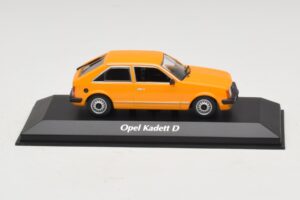 Opel Kadett D Orange Maxichamps 1:43 Opel Kadett D Orange Maxichamps 1:43 940044101 Metal