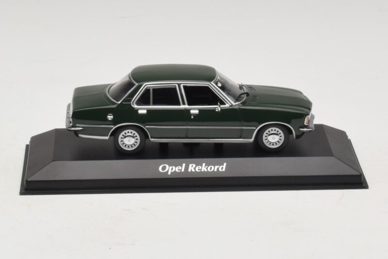 Opel Rekord D Mørkegrøn Maxichamps 1:43 940044001 Metal