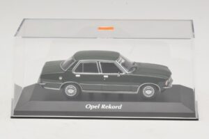 Opel Rekord D Mørkegrøn Maxichamps 1:43 940044001 Metal — billede 4 af 5