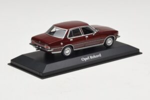 Opel Rekord D Mørkerød Maxichamps 1:43 940044000 Metal — billede 2 af 5