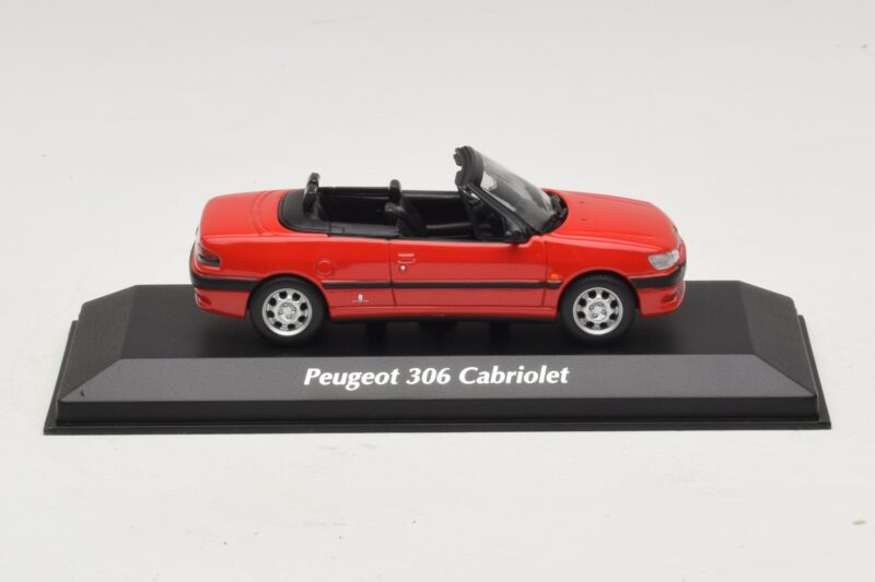 Peugeot 306 Cabriolet Rød Maxichamps 1:43 Peugeot 306 Cabriolet Rød Maxichamps 1:43 940112830 Metal
