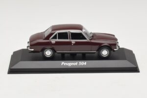 Peugeot 504 Mørkerød Maxichamps 1:43 Peugeot 504 Mørkerød Maxichamps 1:43 940112500 Metal