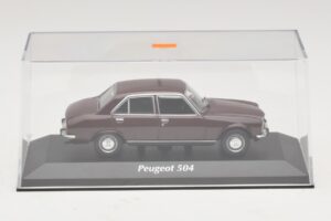 Peugeot 504 Mørkerød Maxichamps 1:43 940112500 Metal — billede 4 af 5