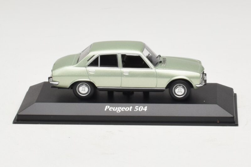Peugeot 504 Lysegrøn Metallic Maxichamps 1:43 Peugeot 504 Lysegrøn Metallic Maxichamps 1:43 940112501 Metal
