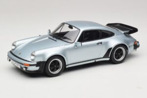 Porsche 911 930 Turbo 3.3 Sølv KK-Scale 1:18 Porsche 911 930 Turbo 3.3 Sølv KK-Scale 1:18 KKDC181444 Metal