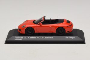 Porsche 911 991.1 Carrera 4 GTS Cabriolet Orange Minichamps 1:43 410067331 Metal