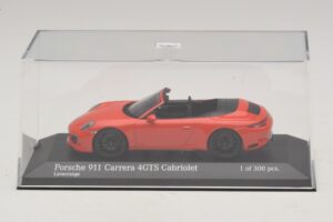Porsche 911 991.1 Carrera 4 GTS Cabriolet Orange Minichamps 1:43 410067331 Metal — billede 4 af 5