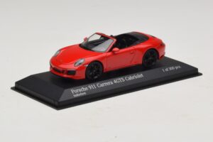 Porsche 911 991.1 Carrera 4 GTS Cabriolet Rød Minichamps 1:43 410067330 Metal — billede 2 af 5