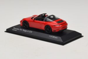 Porsche 911 991.1 Targa 4 GTS Rød Minichamps 1:43 410067340 Metal — billede 3 af 5