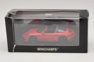 Porsche 911 991.1 Targa 4 GTS Rød Minichamps 1:43 410067340 Metal — billede 5 af 5