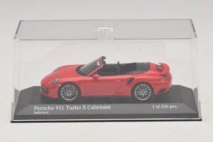 Porsche 911 991.1 Turbo S Cabriolet Rød Minichamps 1:43 410067180 Metal — billede 4 af 5