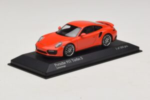 Porsche 911 991.1 Turbo S Orange Minichamps 1:43 410067171 Metal — billede 2 af 5