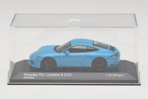 Porsche 911 991.2 Carrera 4 GTS Miami Blue Minichamps 1:43 410067322 Metal — billede 4 af 5